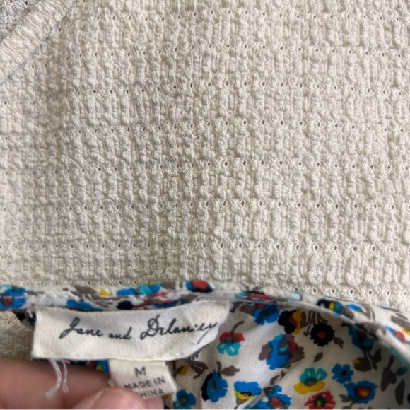 Janice and Delancey Floral Ditzy Babydoll Top M - Picture 3 of 4